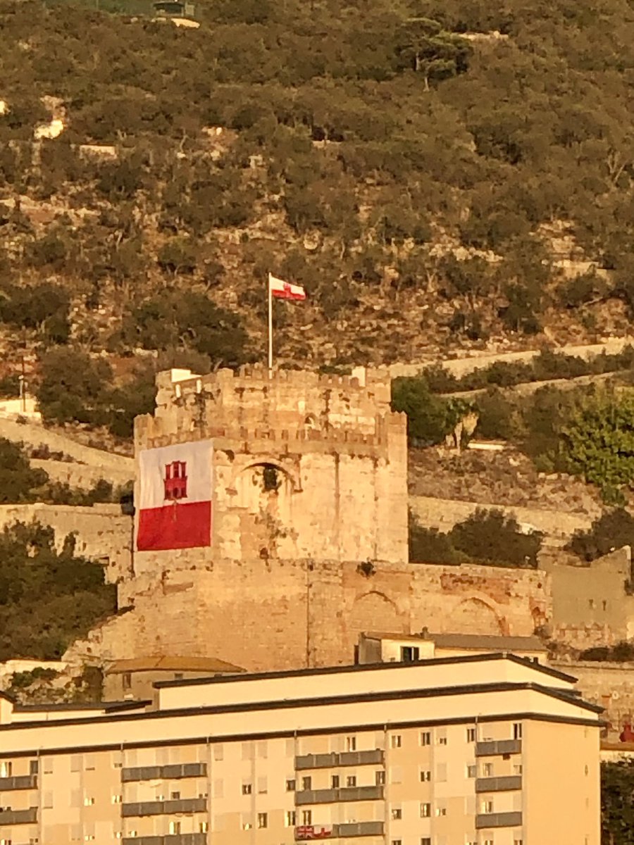 jessjewlry's tweet photo. To All #yanitos #HappyGibraltarNationalDay This year a more subdued one. But we shall celebrate again all together  #redwhiteandfree back in our  Casemates Square, on our beloved Rock, our home always in our hearts!  🇬🇮 https://t.co/upgHDUm1Nb