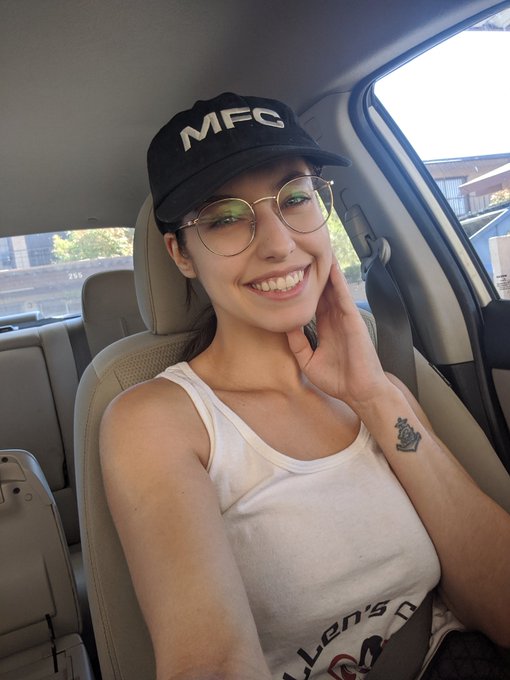 Good morning🥰  Curious what I do on an average day off-set?  Subscribe to me private snapchat story:<a href="/tag/mvsales"class="tags"><span>#mvsales</span></a>