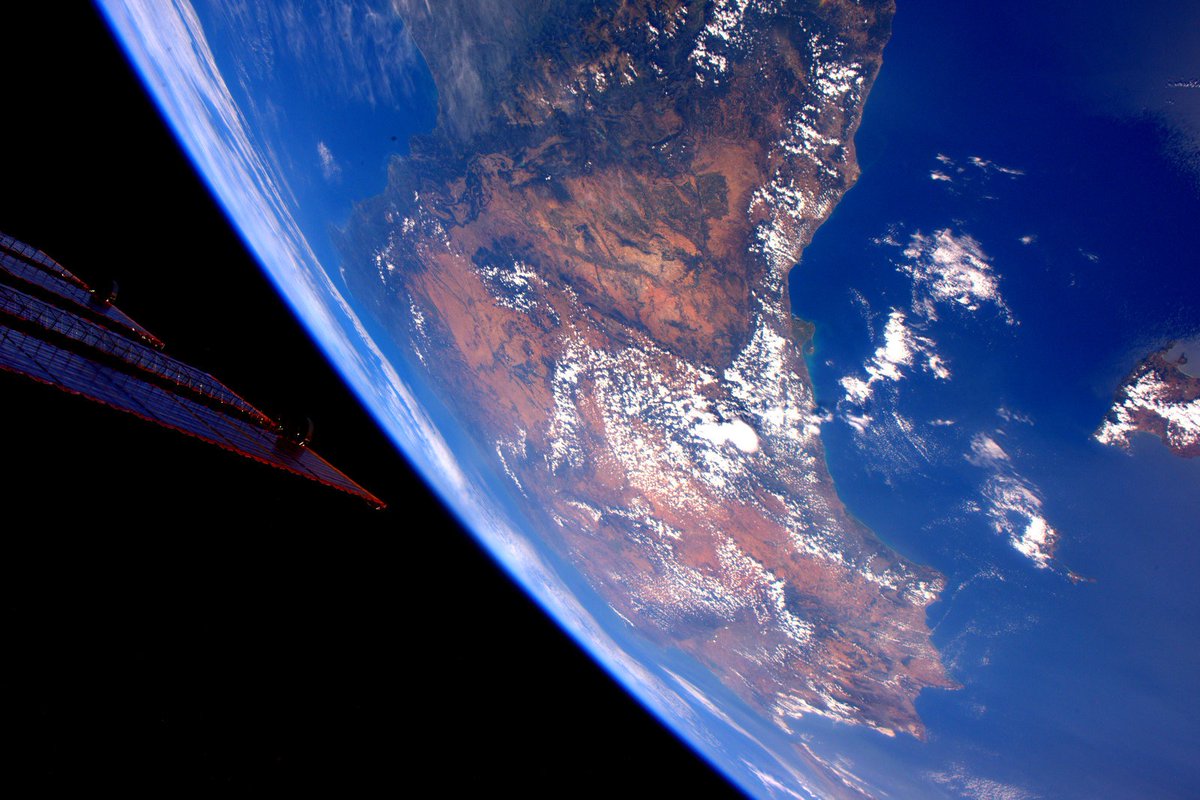 CaptMarkKelly's tweet photo. When you’re up in space looking down at the round blue ball we call Earth, it becomes pretty clear that we’re all in this together. And that’s how politics should be: working together to solve problems and improve people’s lives. https://t.co/Mv5rreEIF4