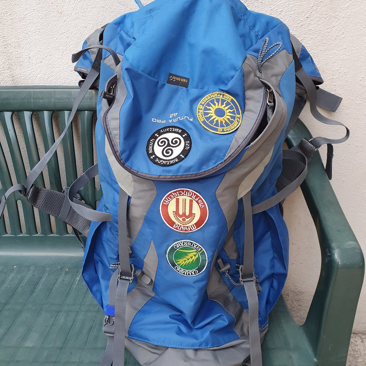 DomenicoBruno's tweet photo. Zaino svuotato ma cuore pieno di ricordi e bei momenti. 

Kammino Kalabria Coast to Coast
#deuter #zainodeuter #kalabriacoasttocoast #soverato #pizzo #iocamminoinitalia #camminidelsud #camminiditalia #outdoor #natura #backpackers #cammino #walking #trekking https://t.co/oAbtIFWYeW