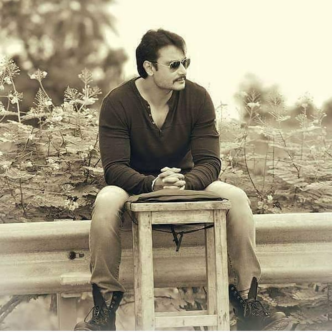 D_boss_Hearts's tweet photo. Now Onwards We Are Not Friends .
Just A D Boss Fans .
ನಂಬಿಕೆ ಇರಲಾರದ ಜಾಗದಲ್ಲಿ ಸ್ನೇಹ ಬೆಳೆಯೋದು ಇಲ್ಲ .
Just Move On With A Smile 😊😊.
#Roberrt || #DBoss
#DDFP
#DASADARSHANFANPAGE
@fc_ka32 https://t.co/64BBe8lrrW