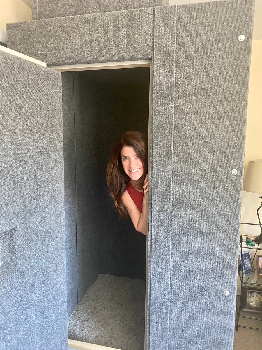 jodiebentley's tweet photo. My VO BOOTH is here! I was on cloud 9 when it arrived. My new mic stand and monitor arrived today. My table arrives on Thursday. Still searching for the perfect comfy chair to fit inside. It's all pretty exciting! No more recording in my closet! Here’s to growth :) #VoiceActors https://t.co/dzLOIud91Z
