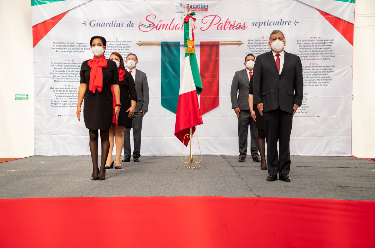 LMarquezLecona's tweet photo. El respeto a los símbolos patrios 🇲🇽 es un valor fundamental. Cumpliendo con mi responsabilidad cívica, encabecé la guardia de honor a nuestro lábaro patrio en el Salón Colonial del Palacio Municipal. https://t.co/emEFx0b7T6