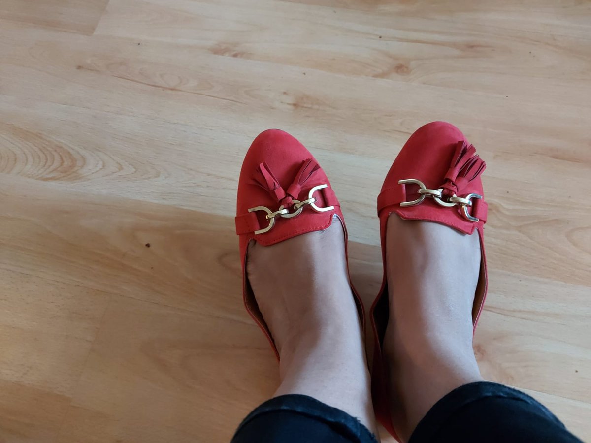 acornrecovery's tweet photo. Alex and Lisa in supervision sporting our red shoes to raise awareness of Fetal Alcohol Spectrum Disorder day at Walter Lyon House, picture of feet only as there was lots of arms being waved 🤣
#ManagerSyndrome @HALSTeamRLI 
@AlcoholChangeUK 
@DelphiMedical  
@Calico_Group https://t.co/PTjb7shZ6d