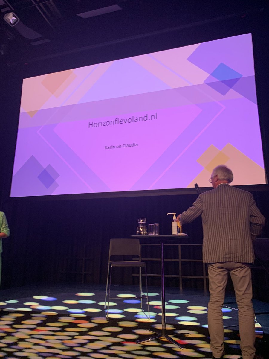 WestermannCE's tweet photo. Samen met @senfkarin ons project @greenhealthsol en @GApotheek gepresenteerd tijdens een @VPRO tegenlicht meet-up. #futurefood https://t.co/MBLLfyM2Uo