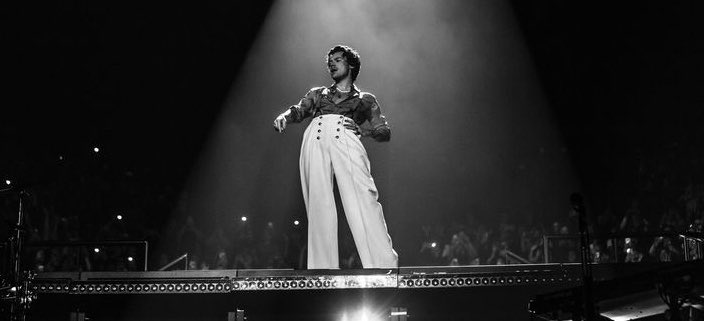 7Osloveontour's tweet photo. harry styles is a 21st-century rock star. https://t.co/02K01Kqeep