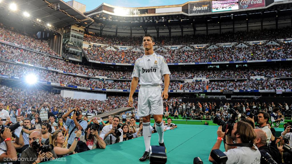 ESPNFC's tweet photo. Real Madrid's 2009 summer transfer window was special 🤑 https://t.co/p5nX4DBTla