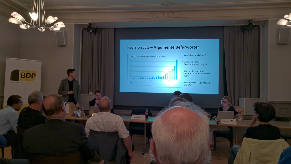 Unser Präsident <a href="/yvohofer/">Yvo Hofer</a> stellt das revidierte #Jagdgesetz vor - die @BDP_KantonBern fasst daraufhin die grossmehrheitliche JA Parole. <a href="/JagdgesetzJa/">Jagdgesetz Ja</a>