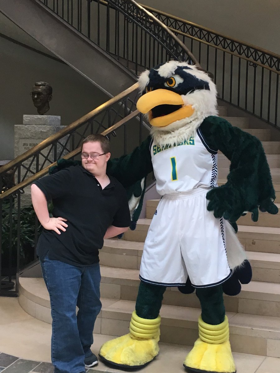 UNCWmascot's tweet photo. @UNCWWatsonEd I love visiting @UNCWWatsonEd, especially when I get to visit with @MsKimatTPYA and my friends in the @NewHanoverCoSch  Transition Program for Young Adults. #HawkYeah https://t.co/U45aIsdPiK