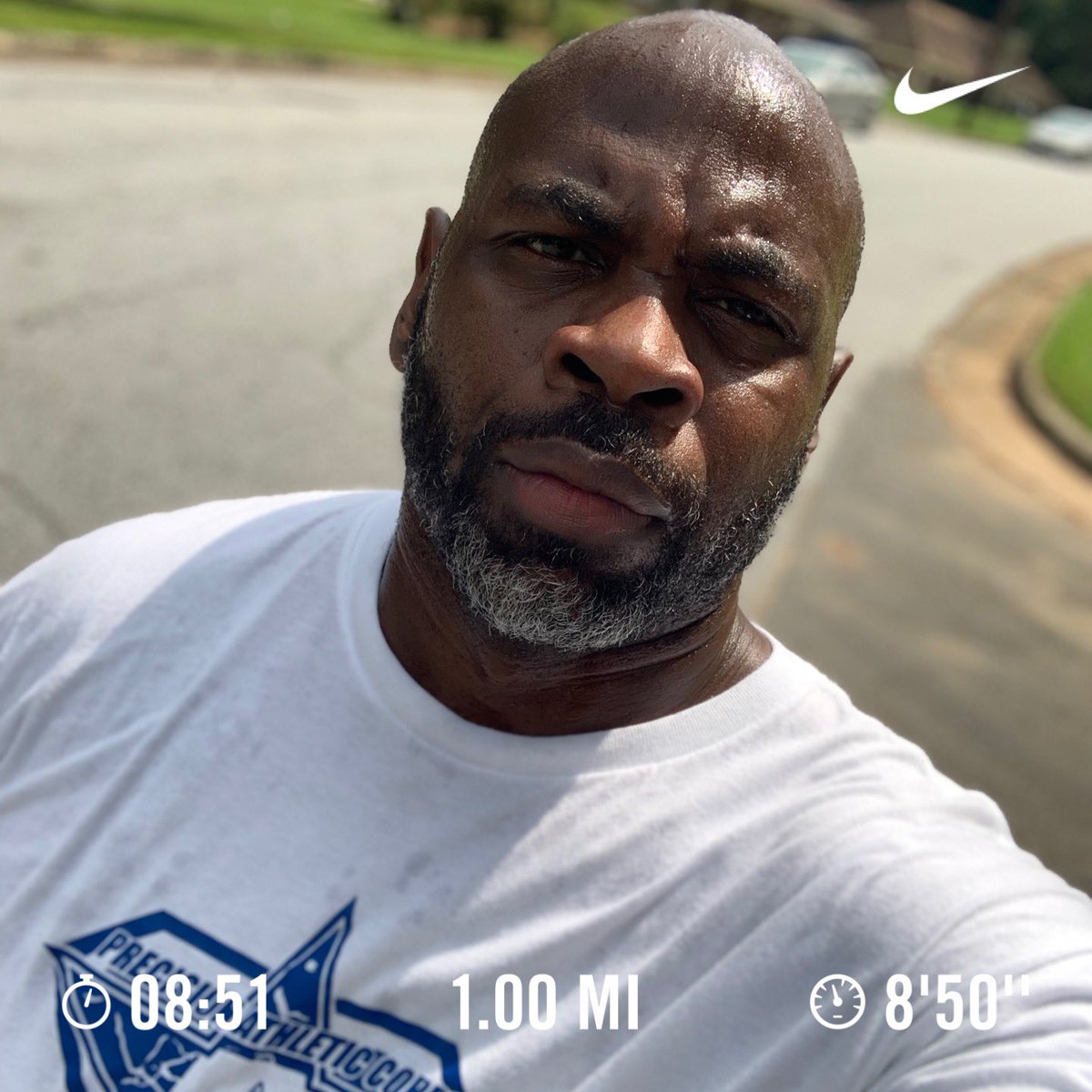maceojr's tweet photo. Was REMINDED today that “the WORKOUT doesn’t count until there is NOTHING left” and THEN run the “Quick Mile”....... shocked at my time today..... definitely felt like a 10 min joint....... I’ll take it....... #SmediumSeason #NoGrindNoShine #ILuvIt https://t.co/2GjS8fLBYD