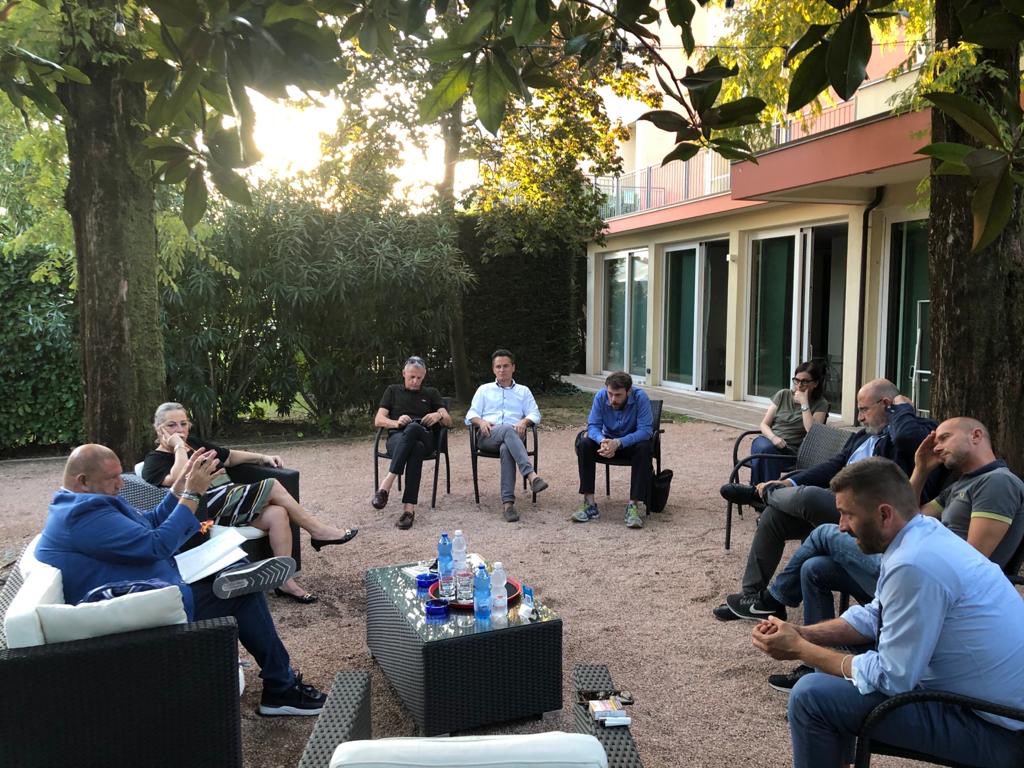 roberto_marcato's tweet photo. 🟢 Incontro molto interessante ad Abano Terme #Padova con alcuni albergatori termali padovani. Le nostre #terme sono un patrimonio unico al mondo, che deve essere assolutamente valorizzato.  #acqua #salute #relax https://t.co/jqPcdOMsuE