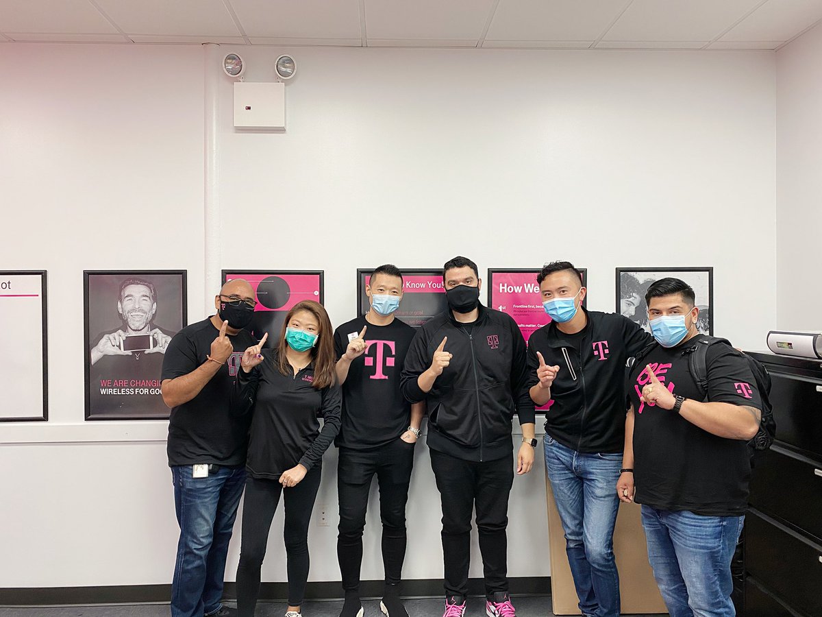 1st meeting for the #OneQueens 👑 initiative in the bag! A huge step towards leading Queens to a new level! #OneQueens #QueensRoyals #QueenOfQueens @joandryyy Sry, we missed u. @meganpanicucci @thayesnet @lpetrone9 @Rwahba08 @aiyo0oya15 @PeterBueno13 @ChrisQDonnell @JonuelH