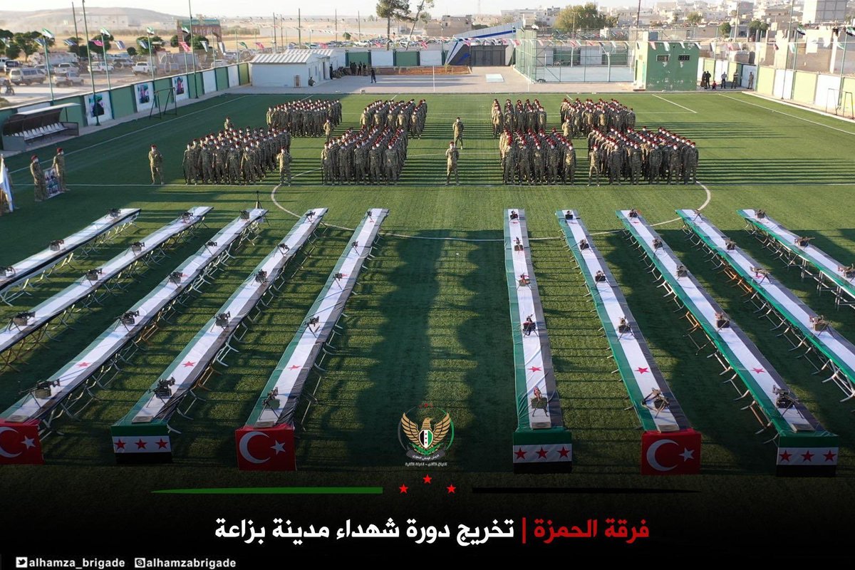 rusencenter's tweet image. Suriye&apos;li Türkmenlerden oluşan Hamza Özel Kuvvetler Tümeni Askeri Akademisi, yeni mezunlarını verdi.