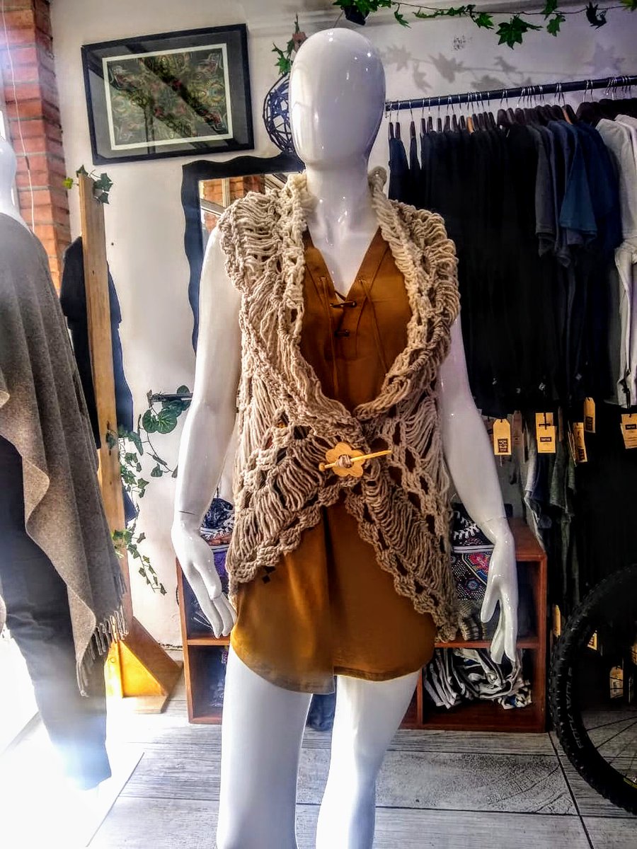 LarvaClothing's tweet photo. Cómoda y calientita para ir a cualquier sitio.
Mantén tú estilo cool para esta temporada de #otoñoinvierno
Se única con estos diseños #unitalla para dama.
Mérida No.122 (1er.Piso), col.Roma Norte,CDMX.,De Martes a Domingo de 12 del día a 6PM.
https://t.co/fbniXKlzQ3 #tiendaderopa https://t.co/BfHcXRKM9T