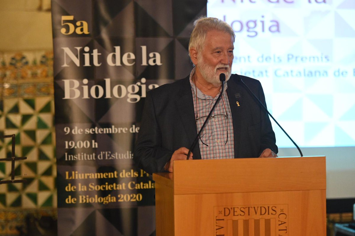 SCB_iec's tweet photo. El President de l’@iec, el Dr. Joandomènec Ros, clou l’acte de la #NitBio2020 amb unes paraules adreçades als finalistes i guanyadors dels #PremisSCB2020 i anima a la participació en les futures edicions dels Premis. https://t.co/OjPW5pjMVj