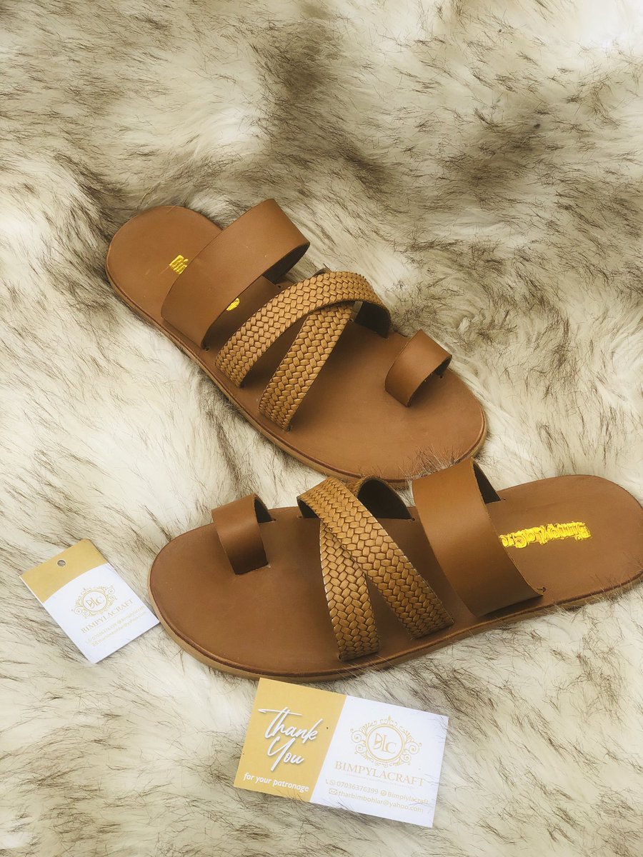 BimpyLaCraft's tweet photo. Below are samples of our work @BimpyLaCraft we do all forms of leather craft and kente craft for both male and female. DM for your order or call 07036376399 https://t.co/iOF4YUy1Rd