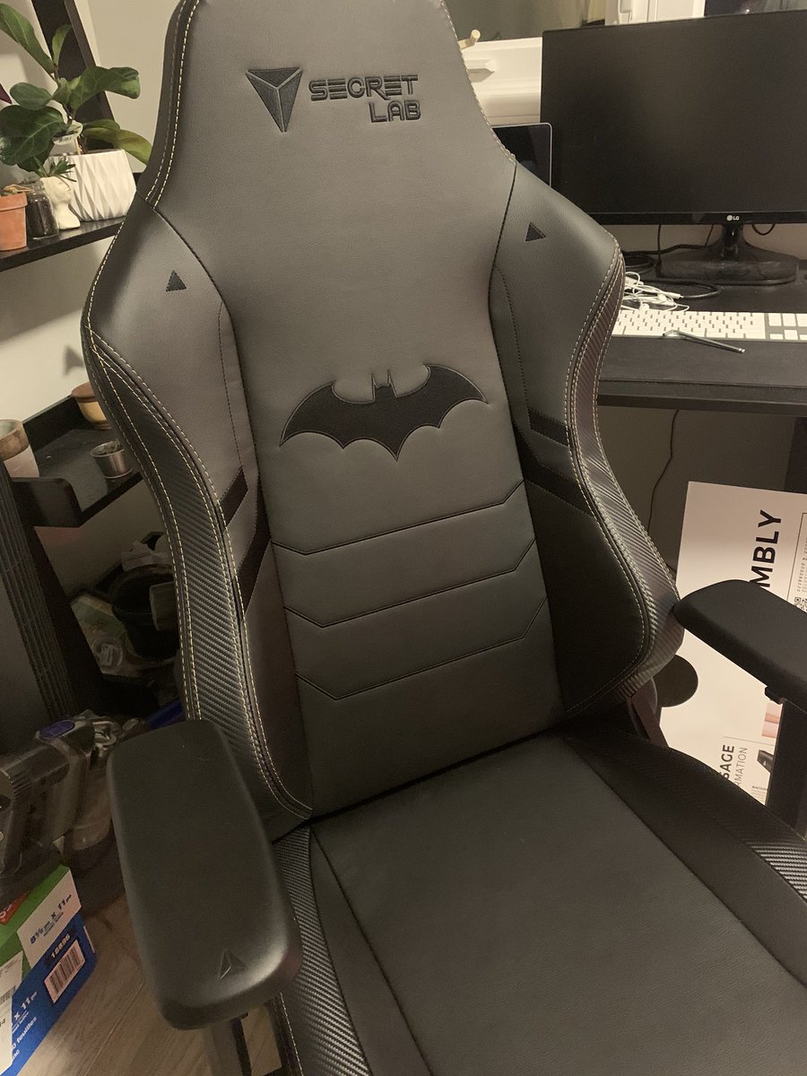 AndrewLee2k's tweet photo. The best computer chair I’ve ever owned! #secretlab https://t.co/qhNkSCG7aC