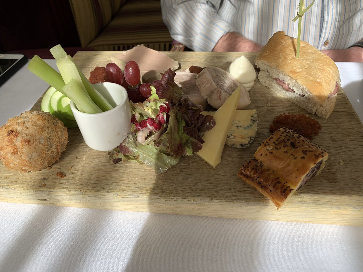 lindamorgan109's tweet image. Gorgeous afternoon tea with Ricardo @wentbridgehouse One traditional and one Proper Yorkshire. #afternoontea #properyorkshire #wentbridgehouse #champagne #fabulousasalways
