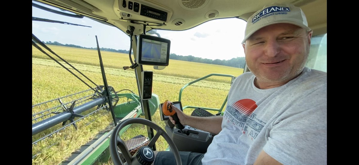 JohnDFarabough's tweet photo. Harvesting our Desha Co. Rice multiplier field. Great numbers from both yield monitor and weigh tickets. If that face doesn’t say happy rice farmer I don’t know what does. @AgWriterArk @AginArk @UAEX_edu @henryhankchaney @Arkansas_Rice #StillOnTheJob #DeshaCoAg #rice #Harvest2020 https://t.co/aF1Ta4Hhls