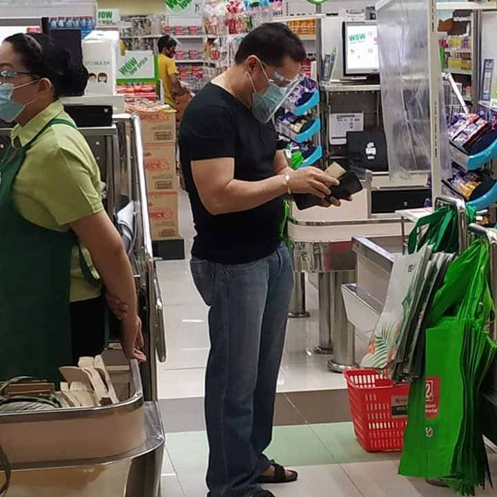 GregCy3's tweet photo. Sexy daddies from the grocery.
Team Blue or Team Black?

#grocerydady
#caintadaddy
#pinoydaddy https://t.co/Jcn7Y9xy5D
