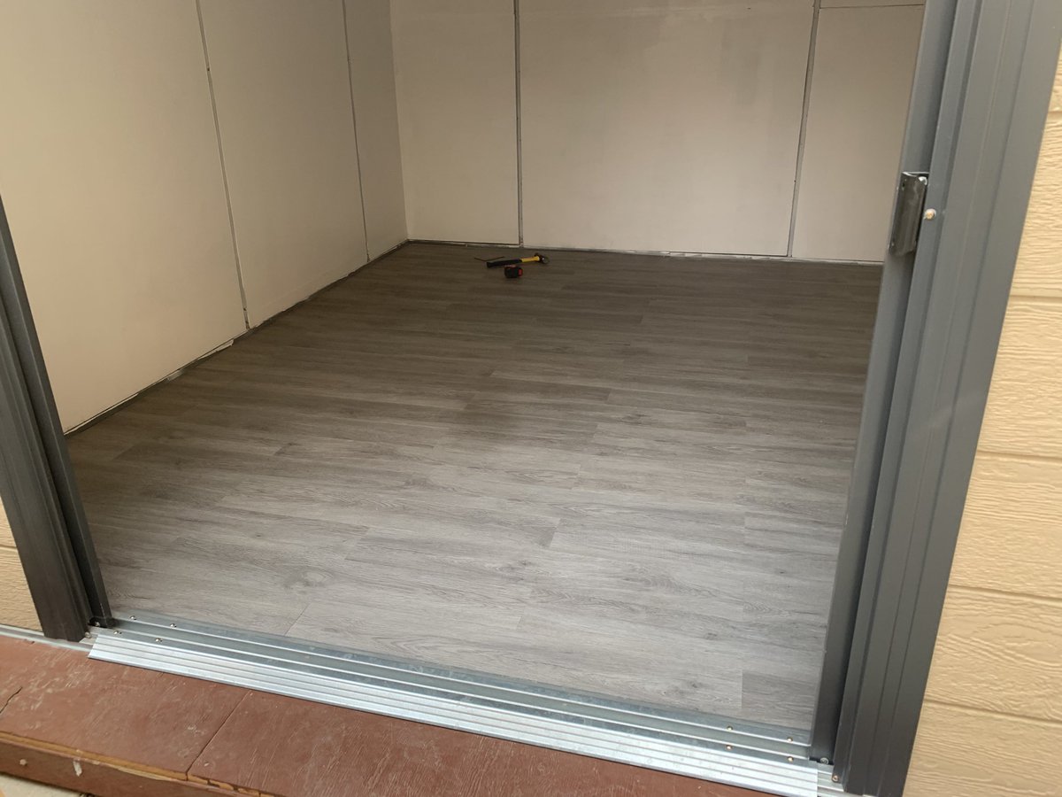 Philesp213's tweet image. Young Phil’s future Barber Studio almost completed!
#FamilyProject