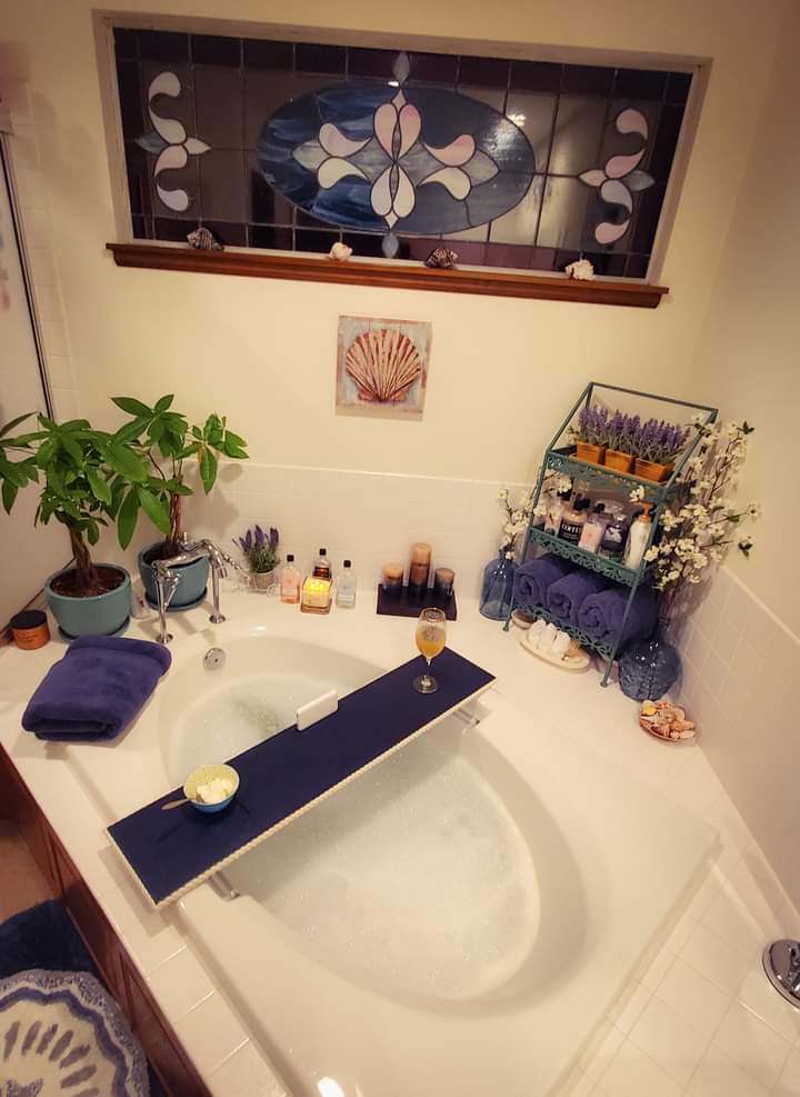 krakencustoms's tweet photo. DIY tub tray i made for the wife! Fit perfectly! https://t.co/8hDDKwY7fM