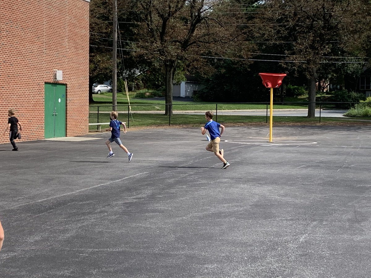 pinestreetelem's tweet photo. Spent the better part of my day covering recess duty for teachers. @PalmyraSchools #ItTakesaVillage #LoveTheTribeIWorkWith #PineStrong https://t.co/iHRhgKIjJp