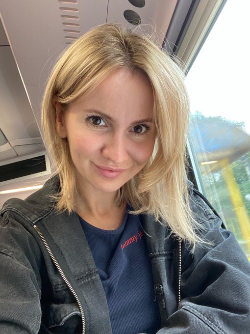 My new hairstyle 💁🏻&zwj;♀️ https://t.co/tNh3DDYVbh<a href="/tag/paris"class="tags"><span>#paris</span></a><a href="/tag/monikawild"class="tags"><span>#monikawild</span></a>