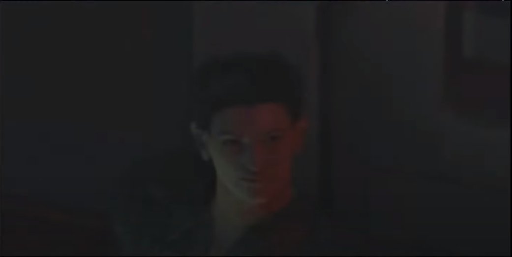 STARS_TyranT's tweet photo. The original version of CODE: Veronica didn't have Claire getting caught by Wesker at the end, (Chris didn't fight Wesker). Claire instead, rides the elevator straight to the harrier.

These are the shots of Claire looking down at Alexia and Chris. Chris looks back.

#REBHFun https://t.co/C1HJRepzhz
