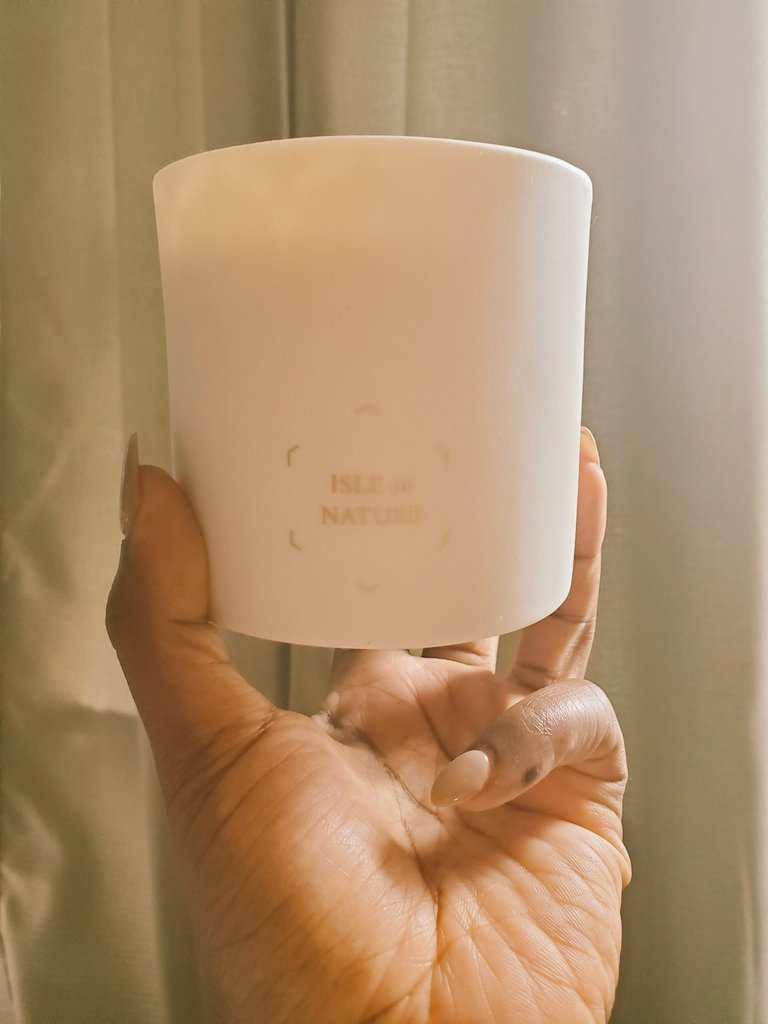 Helen Adeosun (@hadeosun) on Twitter photo I got my <a href="/IsledeNature/">Isle de Nature</a> candle today after my first flight in 6 months! Huge shoutout @Veronicatheblog and her team its gorgeous and smells 😍 🔥 I got my <a href="/IsledeNature/">Isle de Nature</a> candle today after my first flight in 6 months! Huge shoutout @Veronicatheblog and her team its gorgeous and smells 😍 🔥