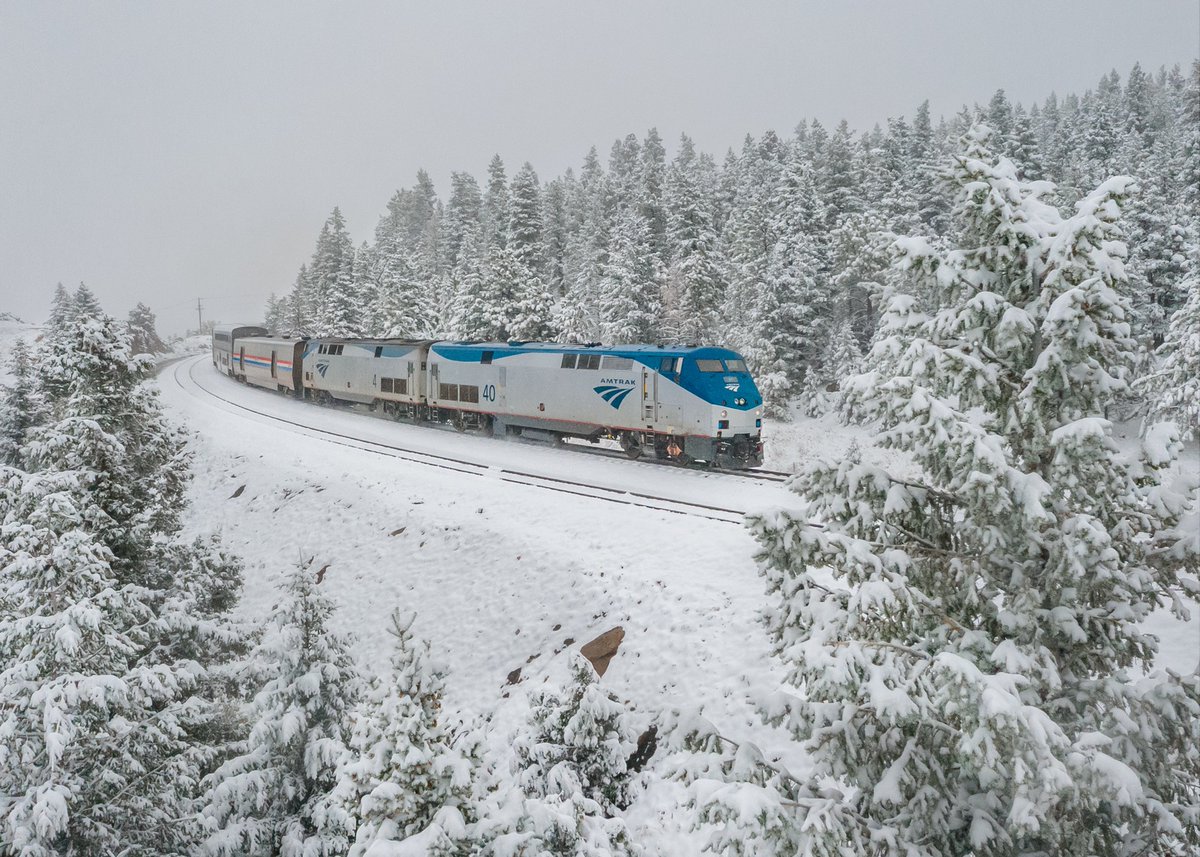 844useonly's tweet photo. #ColoradoSnow #snow #amtrak #blizzard #colorado #rockymountains #railfan #train #railroad #CaliforniaZephyr #coloradotrains #coloradorailphotographer #travel #explore #snowstorm #SnowInSeptember #snowflake https://t.co/7WEZGwEZ7O