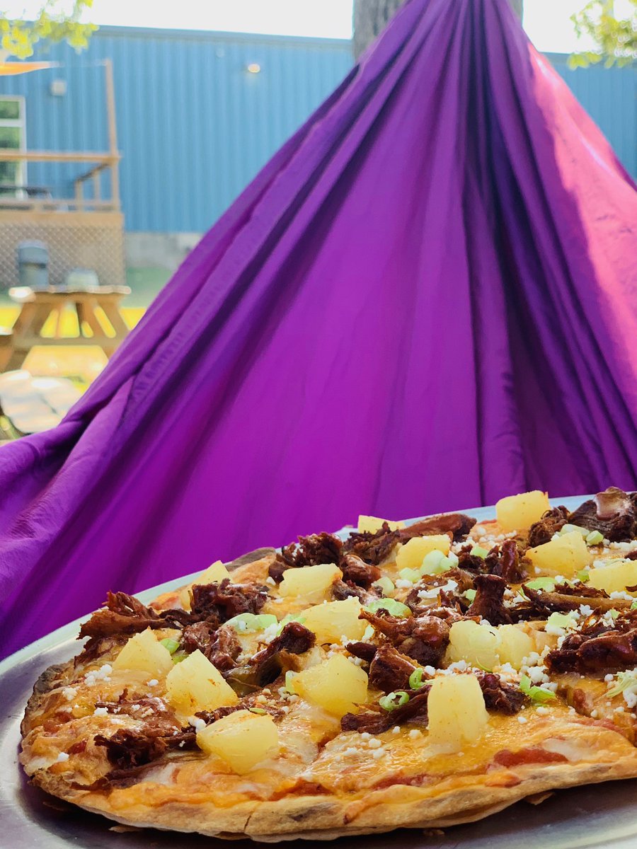 QuezzasATX's tweet photo. Quezzas and Chill™️
Hammock ✅
Beer ✅
Quezzas ✅
See you guys Thursday - Sunday at @hisignbrewing! https://t.co/bG7kTvytHI