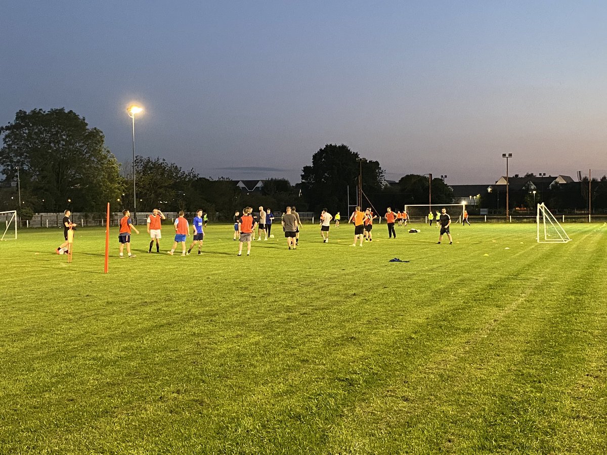 Official_BTCFC's tweet photo. Work hard, Play hard 💪🏼⚽️ #BTCFC https://t.co/LecZ4CuV5B