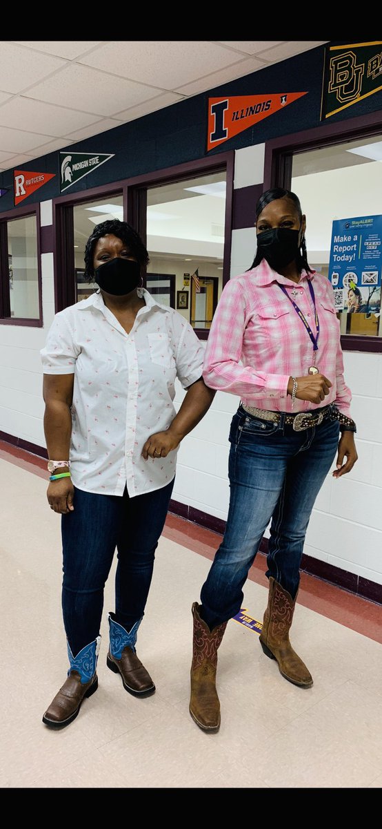 Marlin_Middle's tweet photo. Wednesday’s Homecoming Theme @MarlinISDTX ; Western day! We are representing our @Marlin_Middle Pride; the Math department was 🔥! @homecoming2020 #CommittedToExecellence 🏈✈️ https://t.co/a0iKm3sSVW