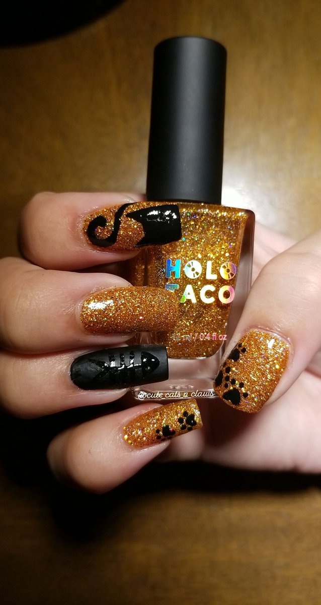 CatsClaws2's tweet photo. Getting into nail art again 🖤 Thanks for inspiring and providing the 💿!
#holotacocatsnailart
#holotaco
#menchie
#zyler https://t.co/VYLZgNCVc8