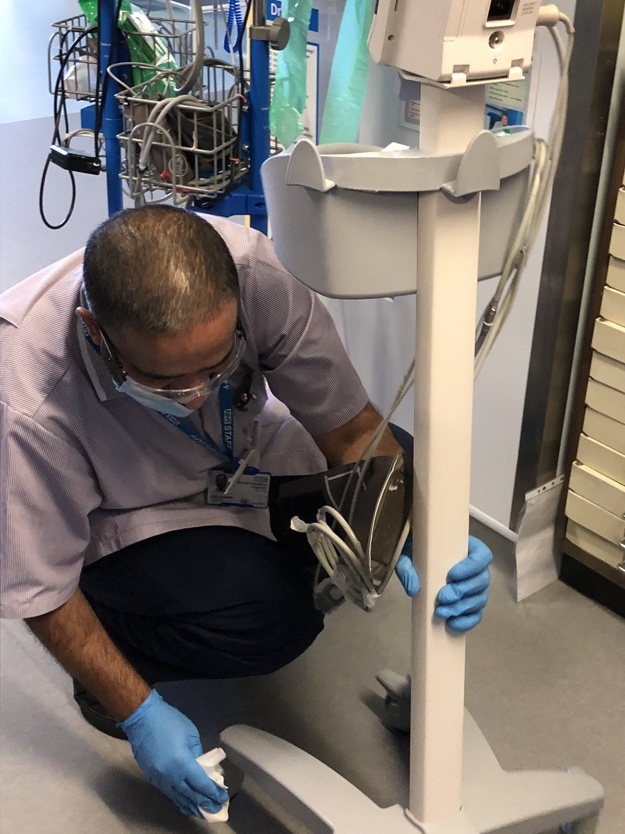 Chezza_999's tweet photo. I had the ultimate pleasure to visit Croxley ward and witness the outstanding housekeeper Javed, cleaning patient shared equipment to the highest standard I’ve ever seen. @WestHertsNHS @CEOAllenC @CarterTreacle @KatieVovrosh @GlynisBenett @AngelaWhite206 #proud https://t.co/2dZ0Bwo7Az