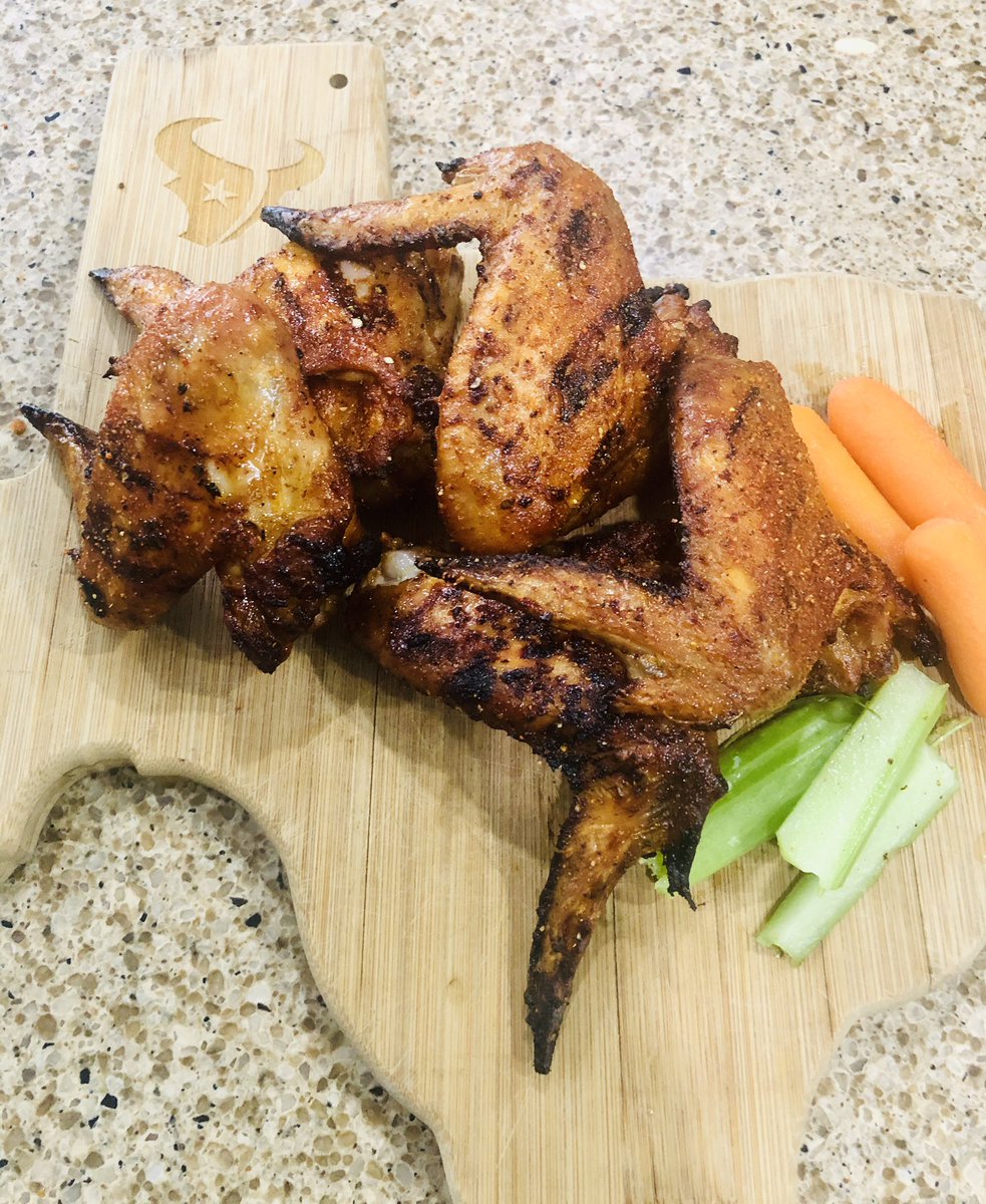 BlueWater2011's tweet photo. Smoked Fries Wings https://t.co/uNgvKsbimE https://t.co/4LtfjkHnj7