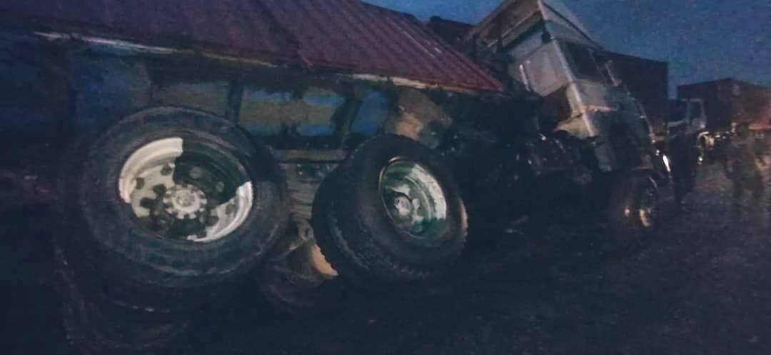 followlastma's tweet photo. [7:49PM] #Apapa #LiverpoolBridge #LASTMAAccidentReport 
Report of a lone accident on Liverpool bridge. Traffic is now being diverted through Liverpool roundabout.
@lasemasocial has been contacted for evacuation.
@TrafficChiefNG @trafficbutter @Gidi_Traffic 
#followLASTMA https://t.co/QKyPAcxMMr