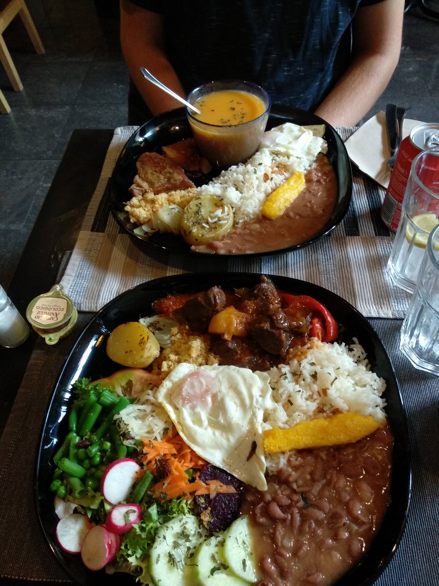 quicksilbanshee's tweet photo. Hola! Hoy he comido en un sitio que hacen comida Brasileña y tienen dos menús que no pasan de los 13€. Hablé con el dueño y está preocupado porque tiene miedo de perder el local, ha perdido 4 trabajadores ya porque no llegan y me pidió si podíamos ayudarle + https://t.co/k8QYq63615