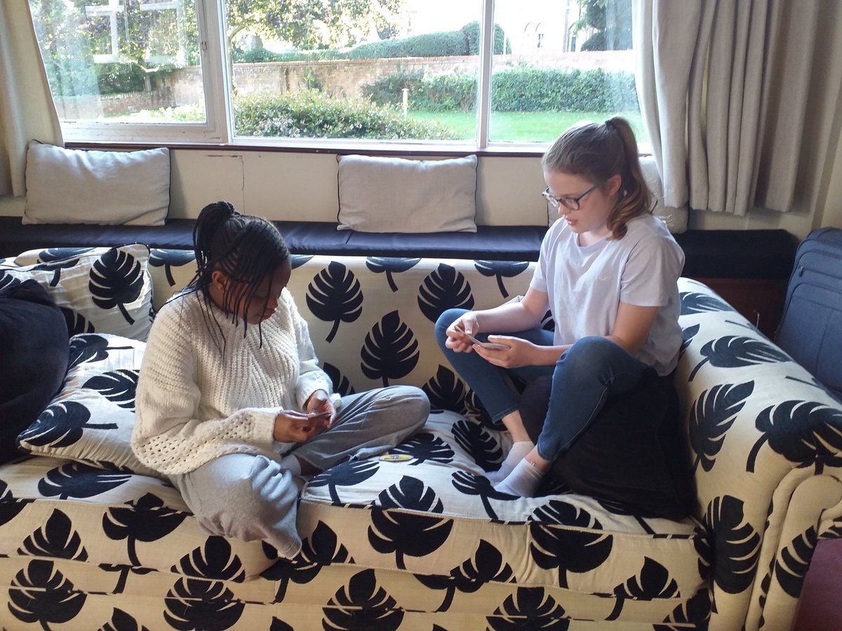 Msj_Boarding's tweet photo. Hatfield have been getting to know the new girls with games, hot chocolate &amp; a quiz. #induction #iloveboarding #startofterm https://t.co/qXVZdgmRiV