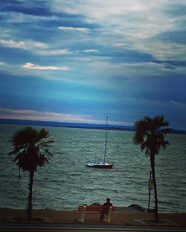 Sun setting over the seafront taken from Royal Terrace by Michelle Baker

#Southend #SouthendOnSea #Essex #sunset