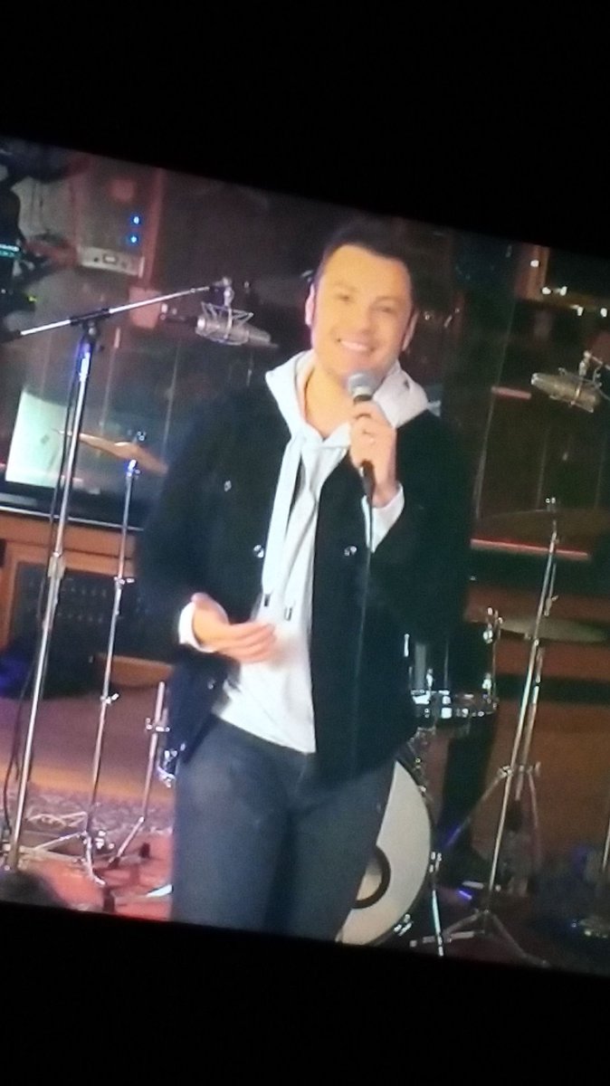 cristiana72's tweet photo. #PowerHitsEstate2020 @TizianoFerro ho stampato un urlo..mi hai sentito? #ballaperme https://t.co/S93732rKbf