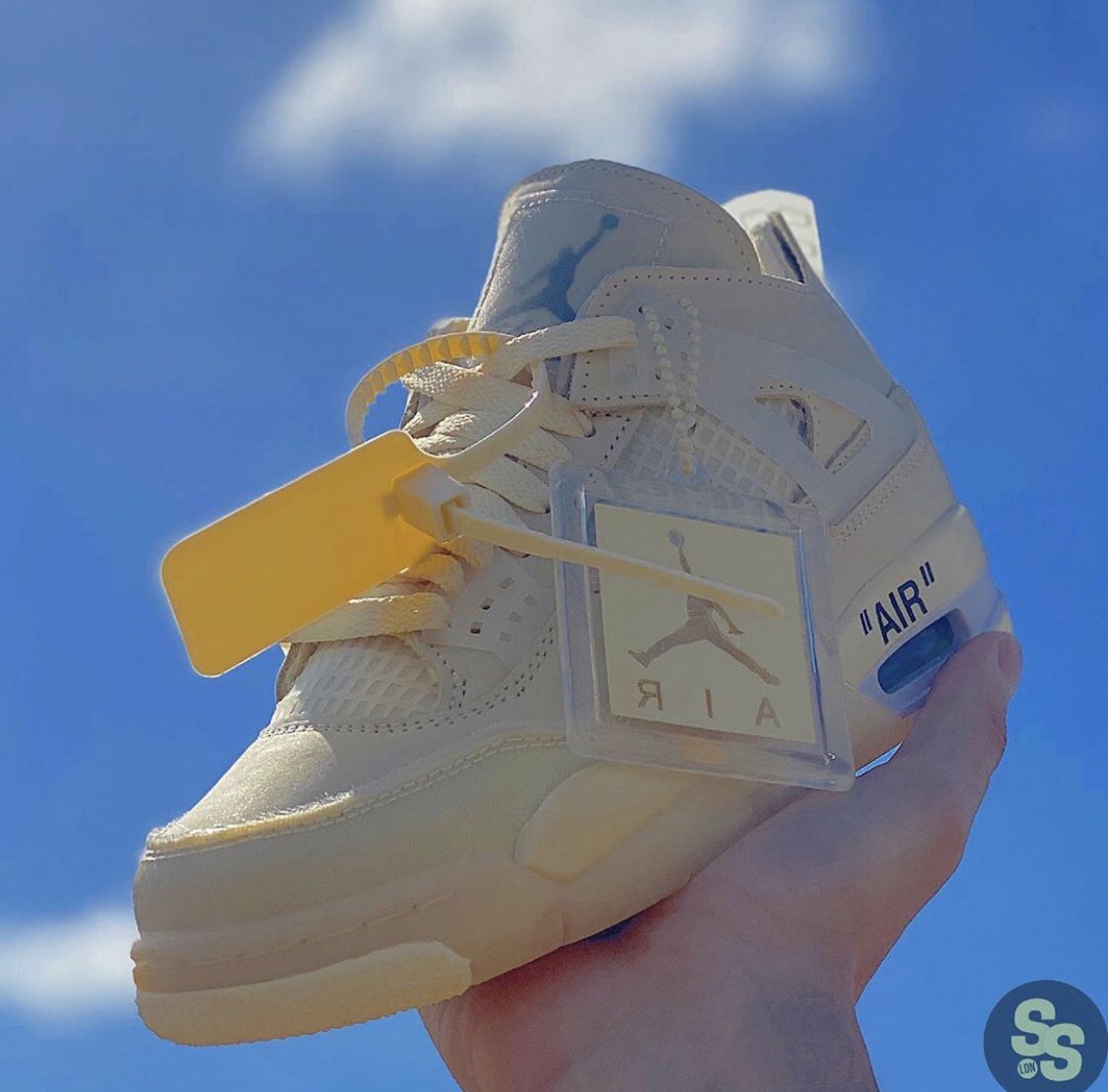 Creptify's tweet photo. 💎WISH LIST WEDNESDAY 💎

And they’ve done it again! These guys always bring you the latest sneakers, the Off White Air Jordan 4 Sails.

Follow @sneakersideldn to cop yourself some kicks

#creptify #sneakersideldn #nike #jordan #offwhite #sails #sneakersource https://t.co/ncFzBv9HMw