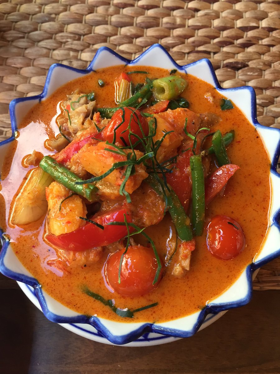 KermooniB's tweet photo. Absolutely delicious #KhangPedPhedYang ⁦@SiamSmilesCafe⁩ thank you #ChefMay. #DuckCurry #ThaiFood #AuthenticThaiFood #ThaiFoodManchester https://t.co/aFdSAoR9ZY