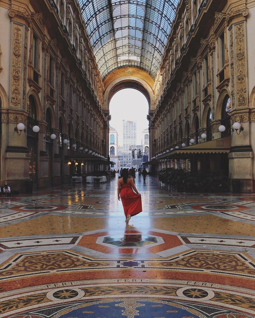“Ti ricordi? Andavamo a passeggiare nei ricordi...”
•
•
#milano
#ig_milano #loves_milano #loves_united_milano #milanocity #vivomilano #volgomilano #loves_lombardia #igersmilano #igerslombardia #lombardia_super_pics 
#igersitalia #ig_italia #ig_italy … instagr.am/p/CE7Qt17nmW9/