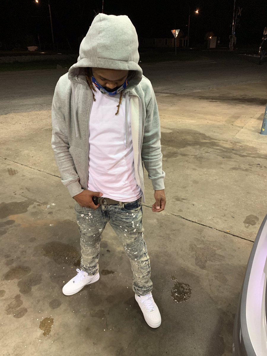 GatorFamilySEC's tweet photo. Mask Up 🐊 #FreeHood9️⃣ #FreeScoe🚀 https://t.co/I4MneDSS5X