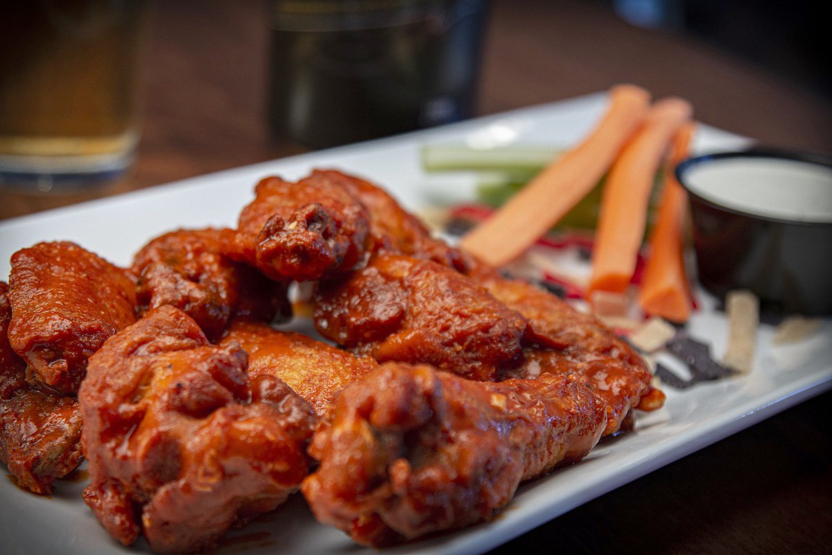 GoldenValleyInd's tweet photo. Leave it to GVI to help you get football season ready from the comfort of your home with our Party Wings! [all natural, no hormones, no added antibiotics] Find them at your local supermarket. Which team are you cheering on this season?! 🏈 #GoldenValleyIndustries #partywings https://t.co/BqiB7uxnEN