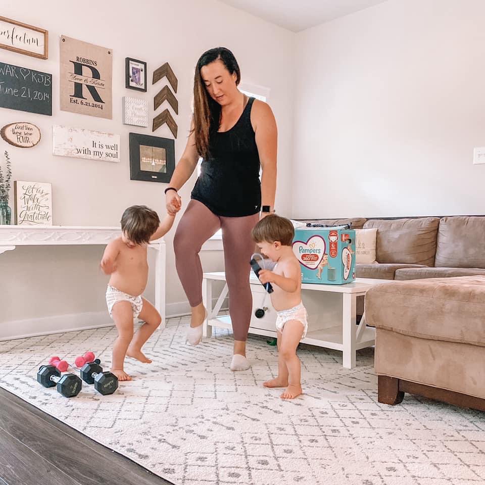 raisingrobbins's tweet photo. I recently found @Pampers #Cruisers360 FIT diapers, and they are PERFECT for my #wildchild active boys. Their all-around stretchy waistband and gap-free fit keep up with all our wild moves! #360StretchChallenge  #Cruisers360 #PampersPartner https://t.co/wfnBJ3cnu4 https://t.co/HA0VISAz6r