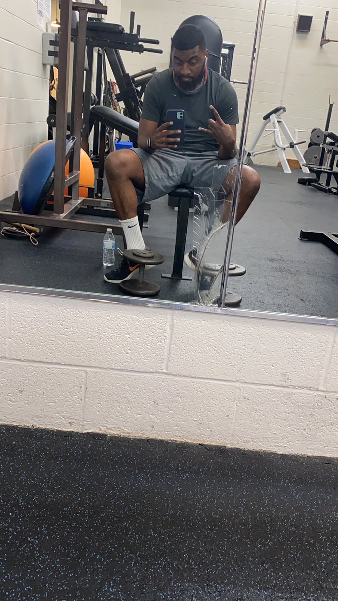 mR_Irrelevant00's tweet photo. We back at it baby!! ๐ค๐พ๐ช๐พ๐ช๐พ #HealthIsWealth #FeelingGoood https://t.co/TZqqUB31zM