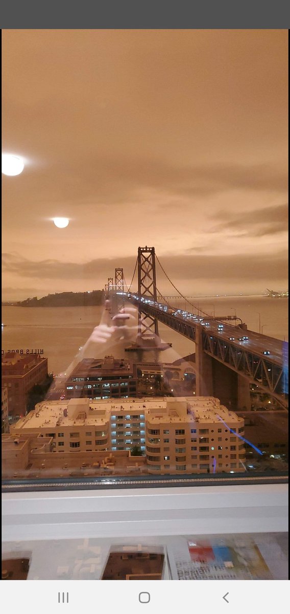 MoneoDallas's tweet image. This is my buddy's view from his balcony in San Francisco right now.  #SanFrancisco #forrestfire